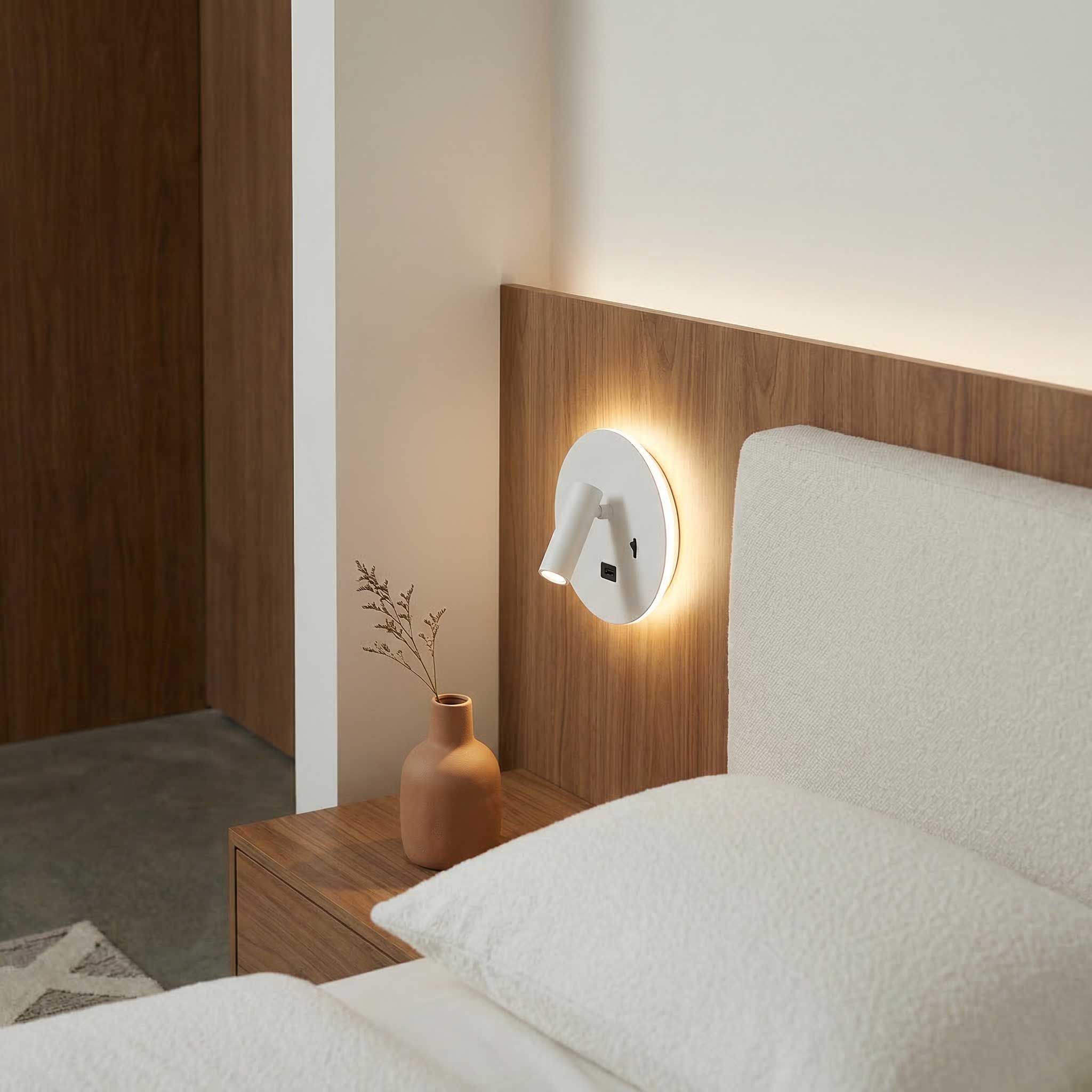 Ambient reading spot LED wall light with USB round