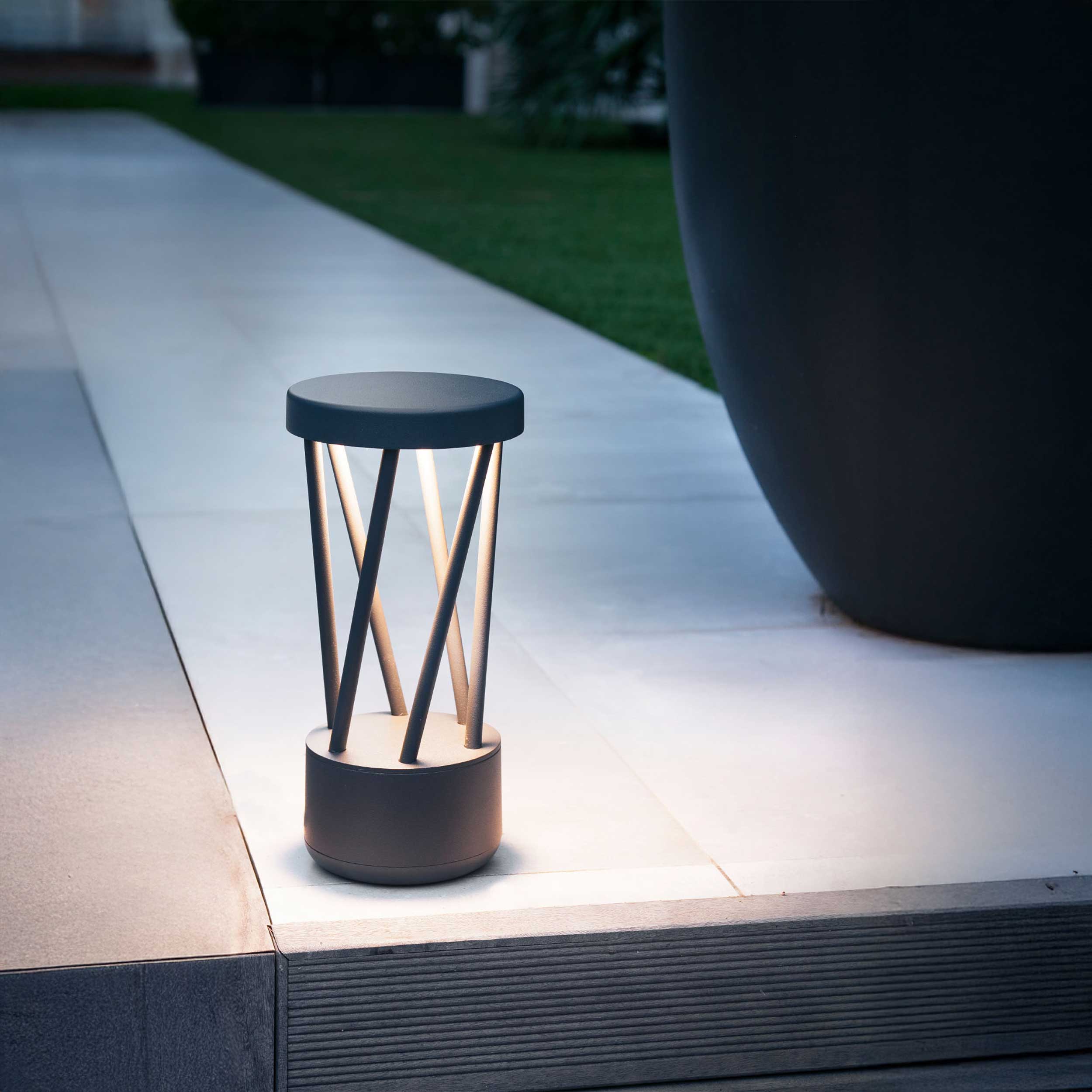 Faro Twist LED column exterior light IP65