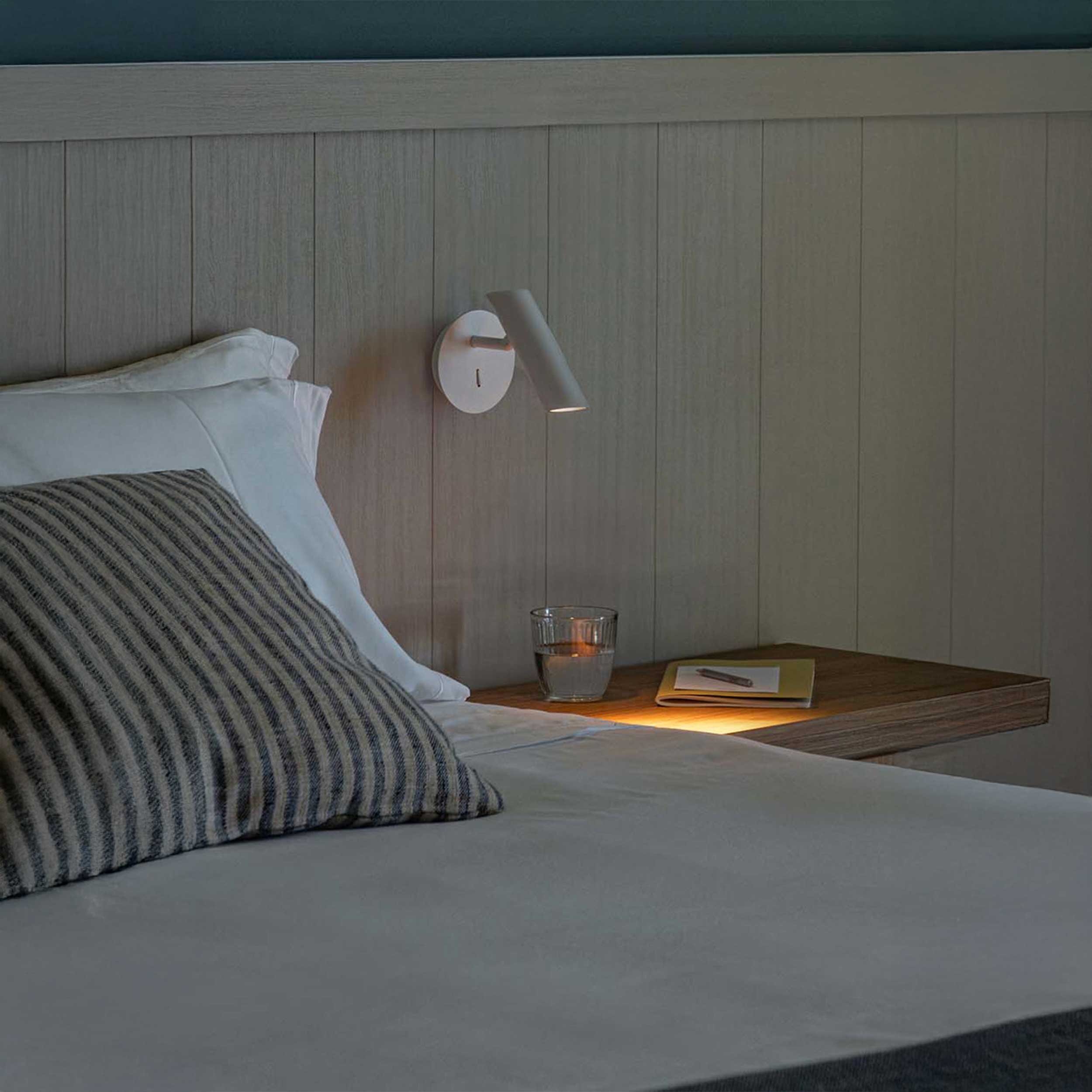 Faro Leo LED wall light for bed