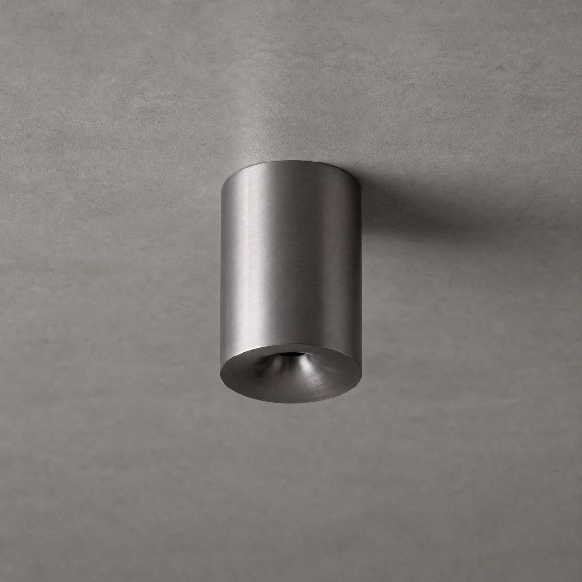Vellum LED metal luminaire Ra>90 antiglare