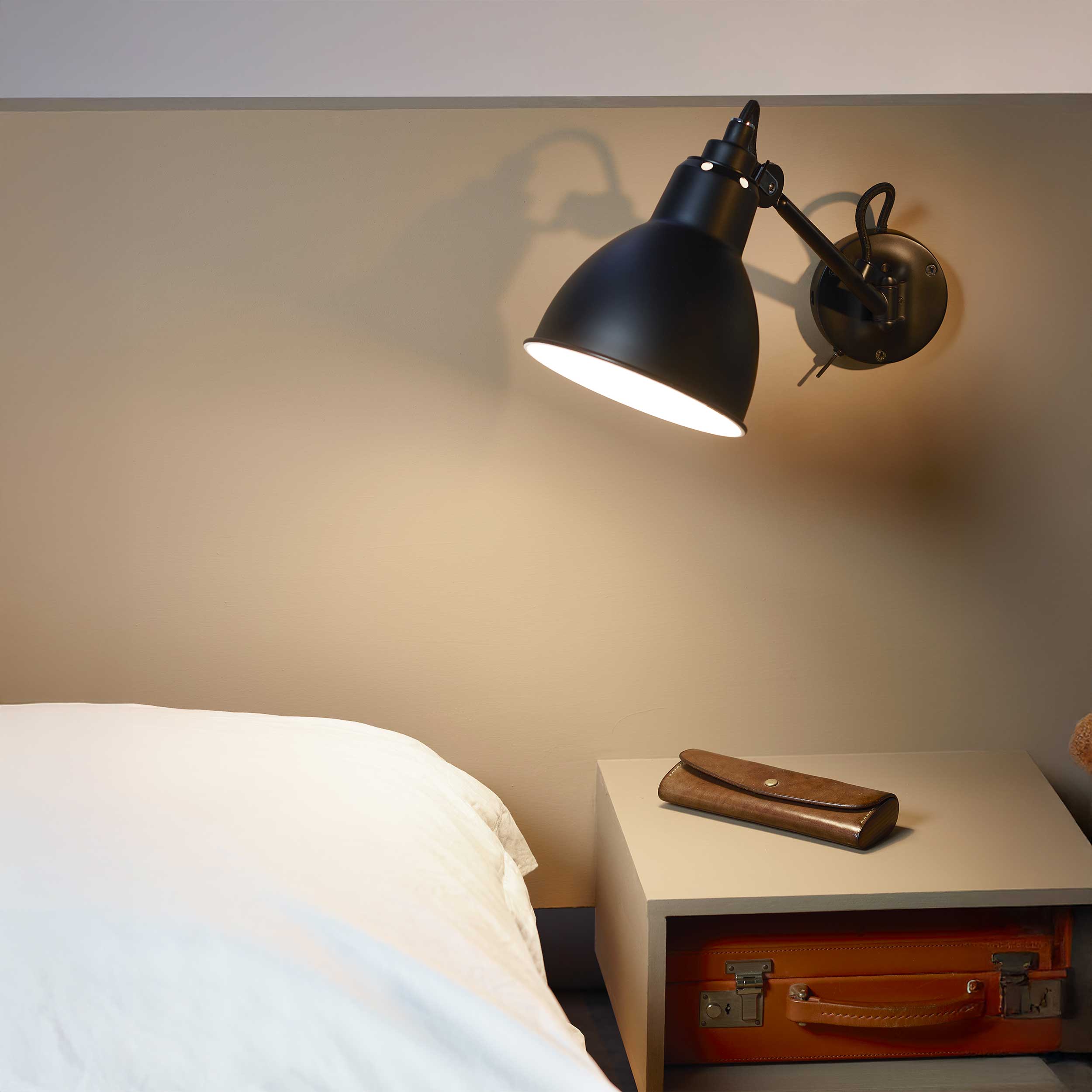 DCW éditions Lampe Gras N°104 E27 bedside lamp