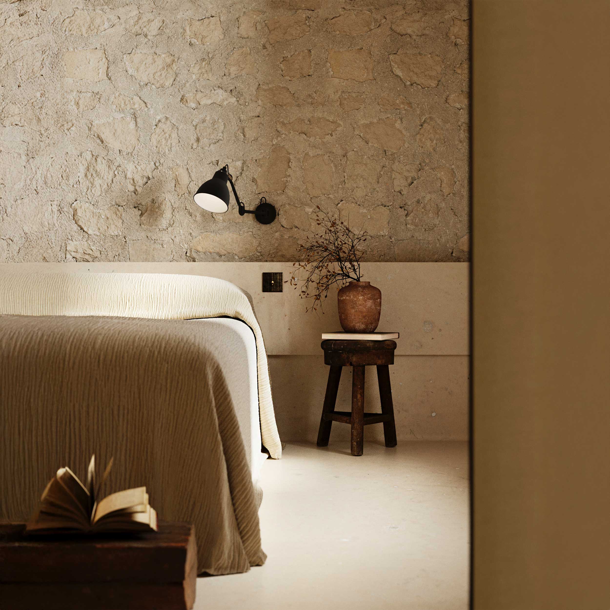 DCW éditions Lampe Gras N°204 E27 wall lamp for bed