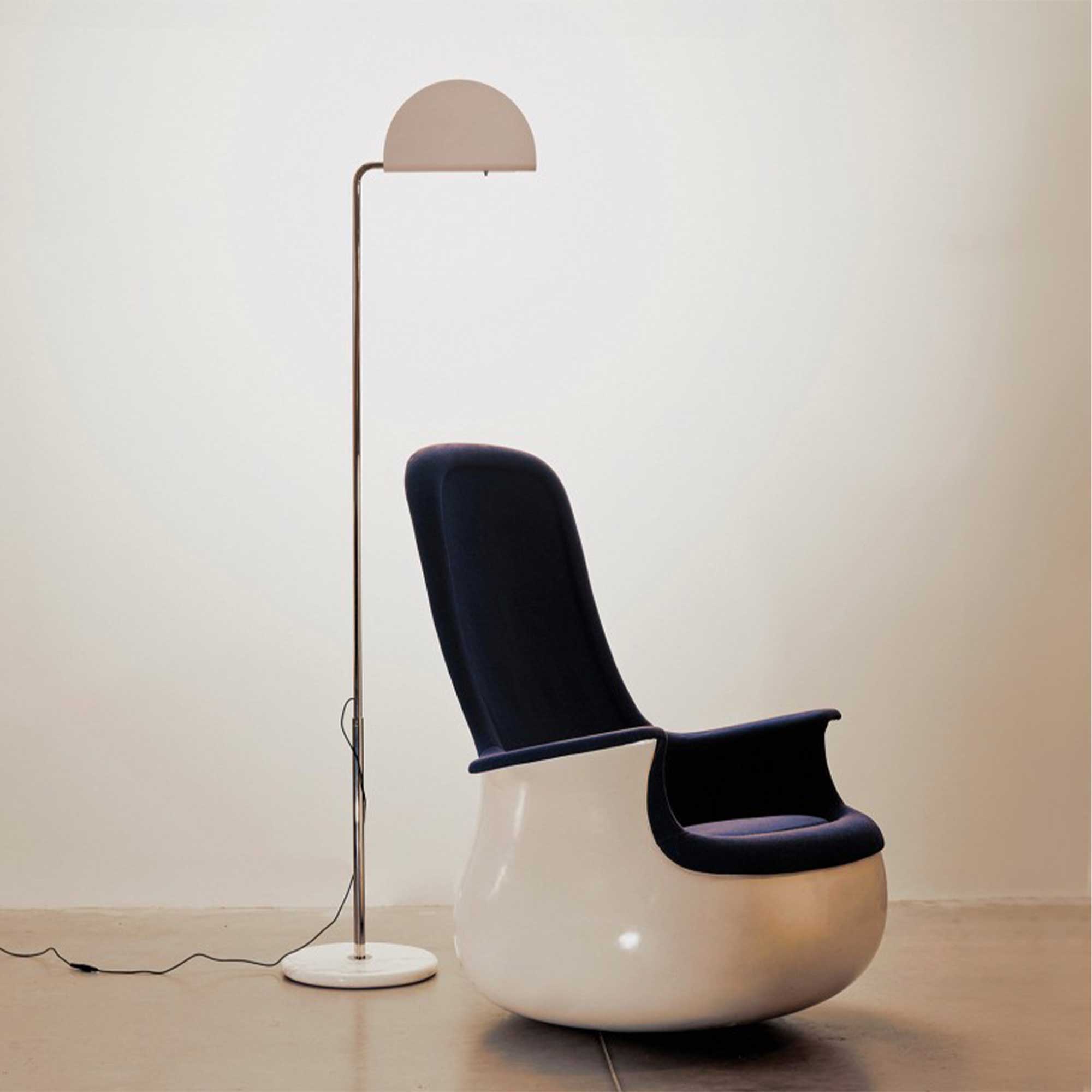 DCW éditions Mezzaluna LED floor lamp