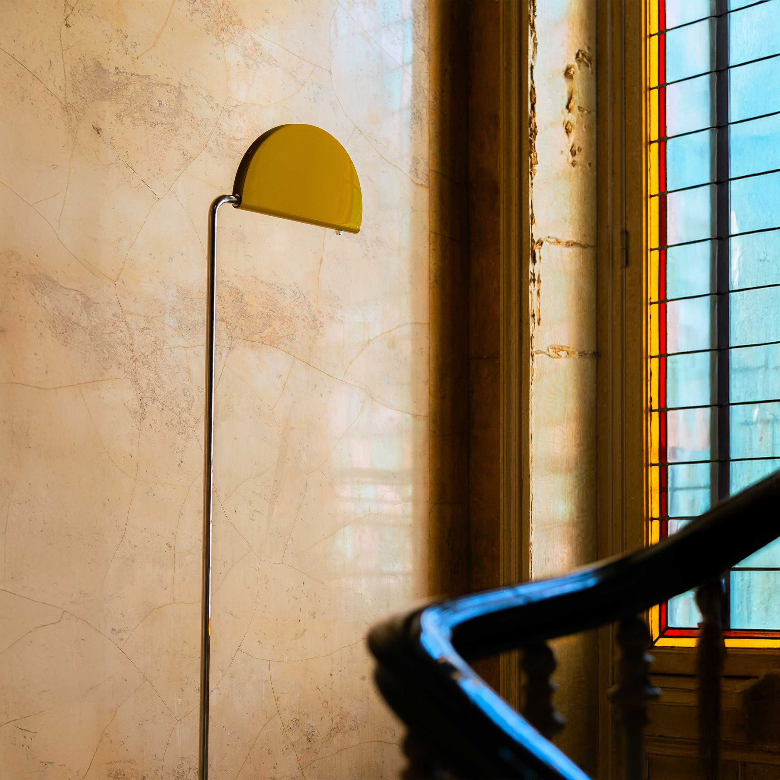 DCW éditions Mezzaluna LED floor lamp