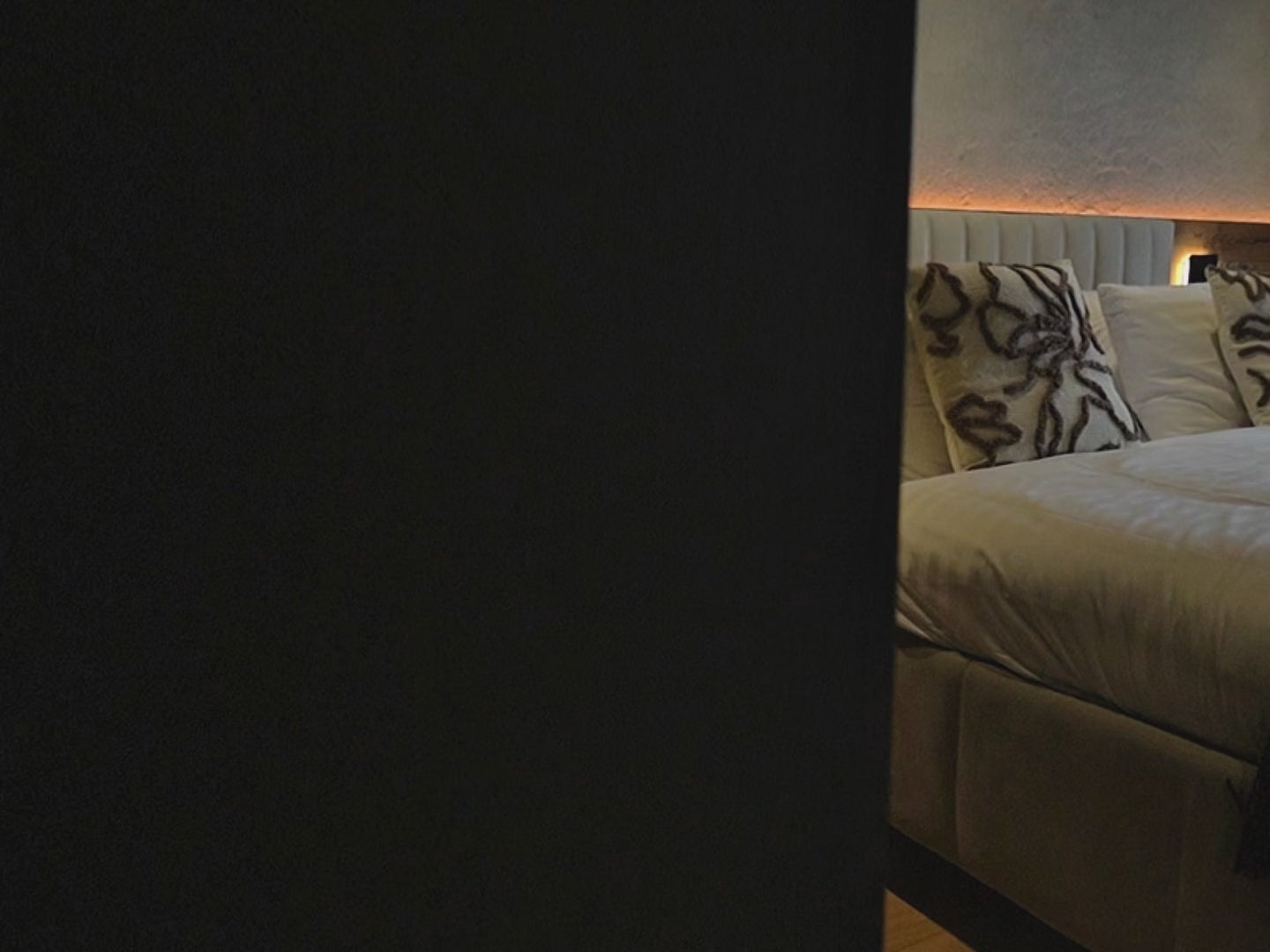 Load video: Ambient reading spot