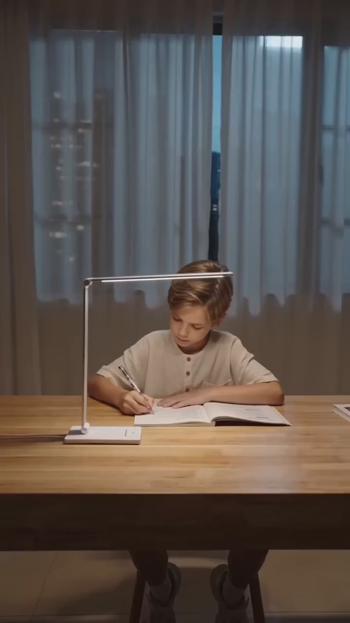Load video: Nia Square LED