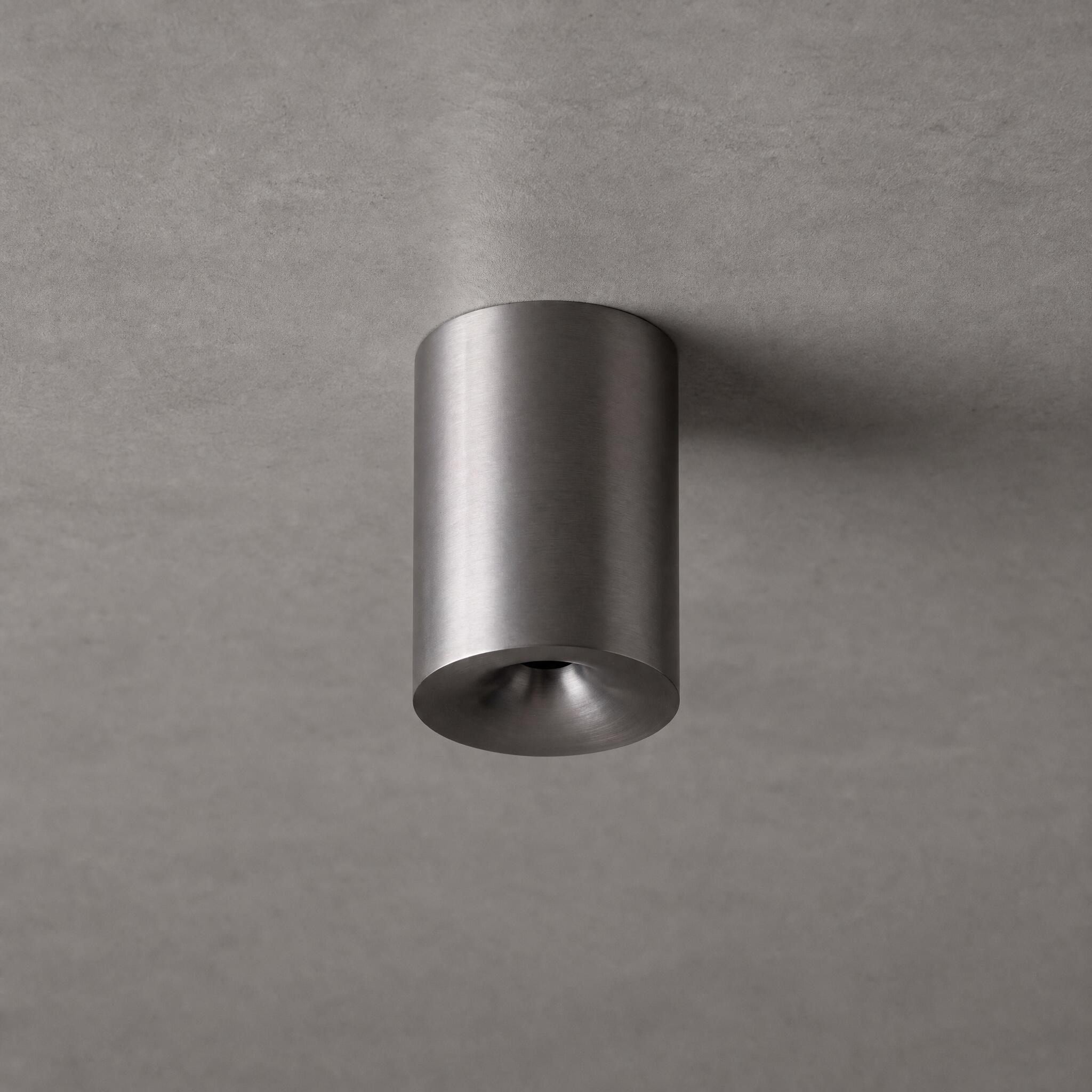 Vellum LED metal luminaire Ra>90 antiglare